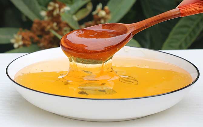 枇杷蜜的功效與作用及禁忌人群 枇杷蜜