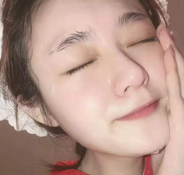 油性皮膚毛孔粗大怎么辦 面部皮膚油膩?學會這3個洗臉小技巧,讓你遠離“毛孔粗大”煩惱