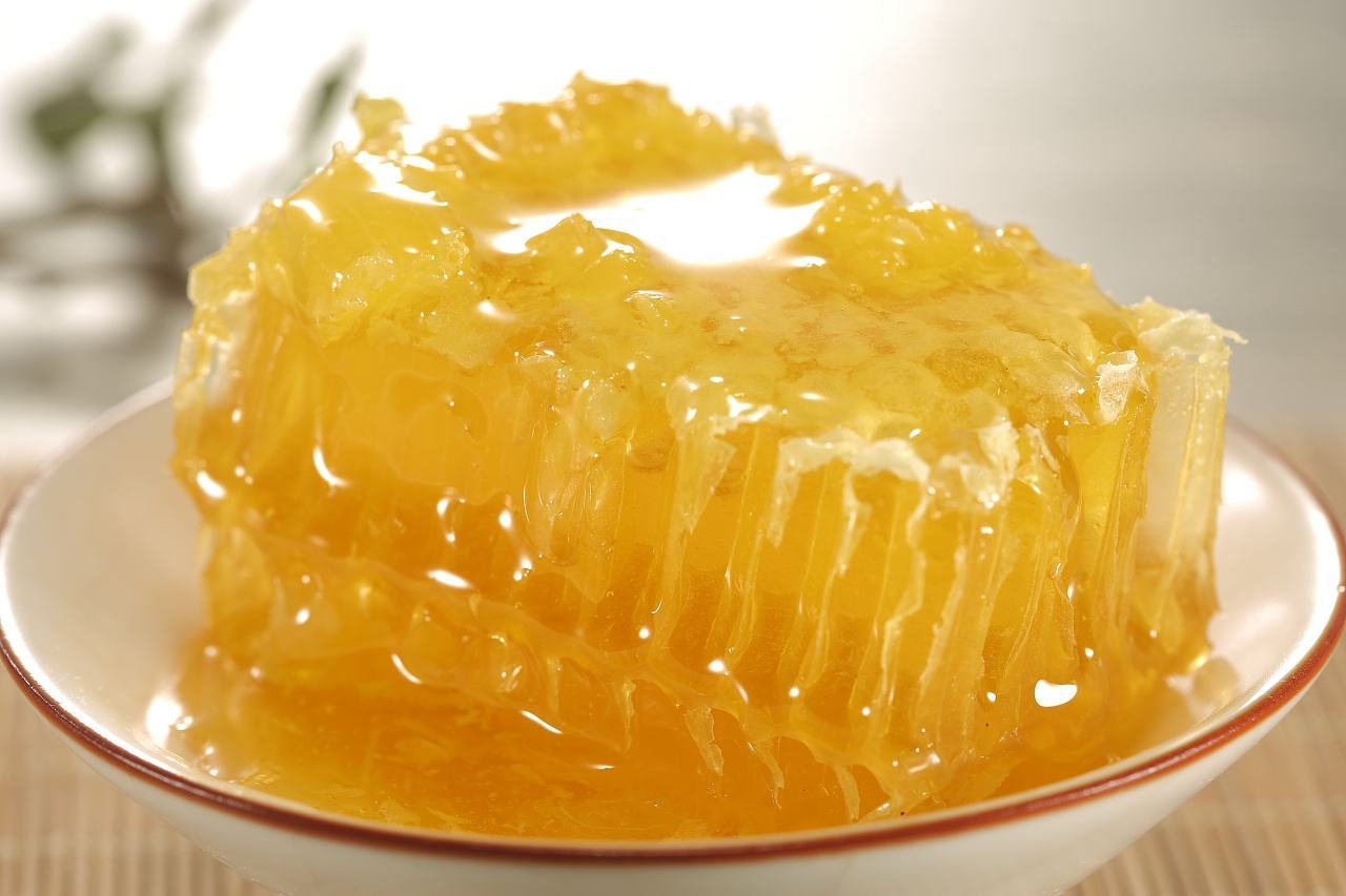 蜂蜜吃了會(huì)胖嗎（蜂蜜吃多了會(huì)胖嗎）