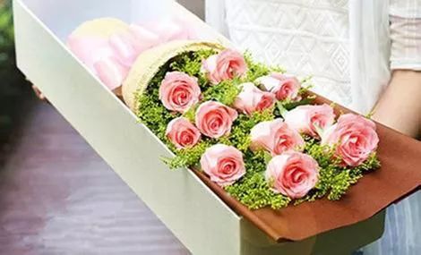 11朵玫瑰代表什么意思（11朵玫瑰代表的花語(yǔ)和寓意）