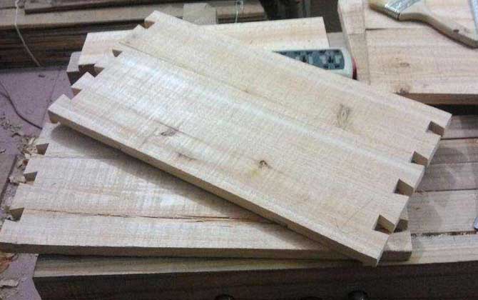 蜂箱用什么木材做最好？