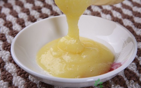 蜂王漿和蜂蜜有什么區(qū)別(一起喝有什么效果？哪個更好？)