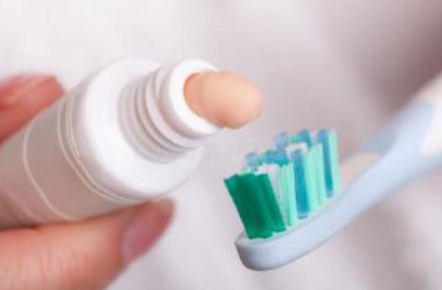 馬蜂蟄了腫了涂什么藥處理？（什么藥消腫止癢效果好）